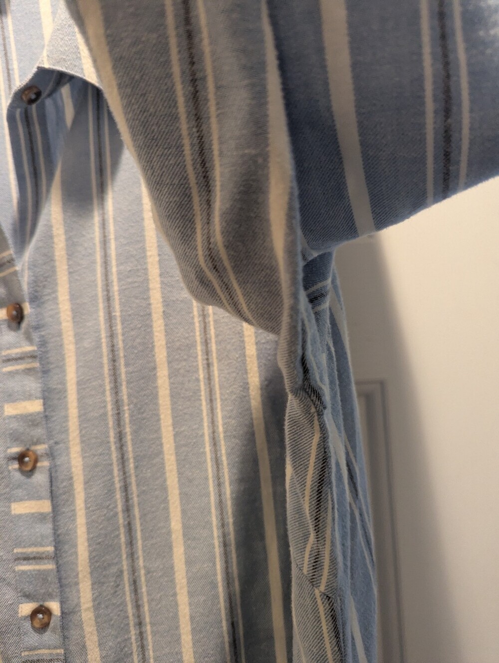 Foxcroft Blue Stripe With Horizontal Stripe On Low Back Cotton Shirt Sz 16W - Picture 7 of 13